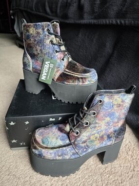 T.U.K. Floral Velvet Nosebleed Platform Boots Vegan NWT Size 10